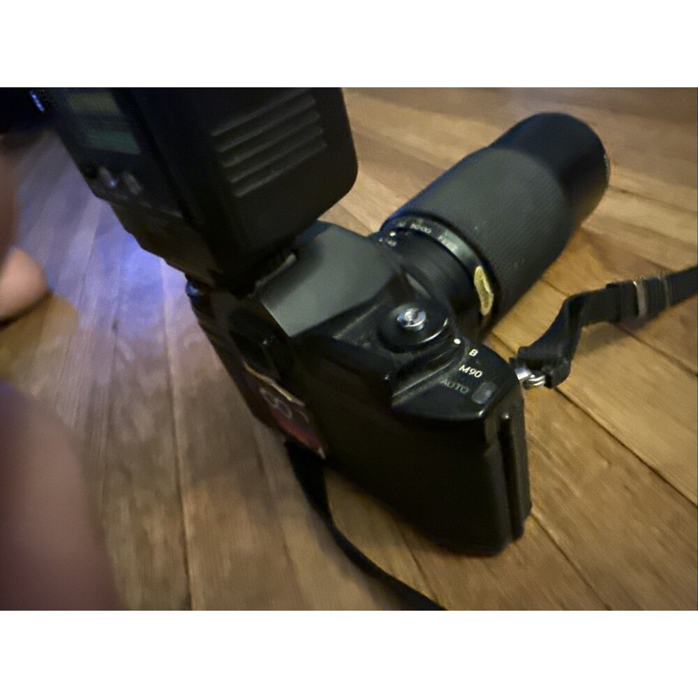 Nikon EM with 80-200mm‎ Vivitar(Kobori) Sunpak Flash Works - Picture 7 of 16